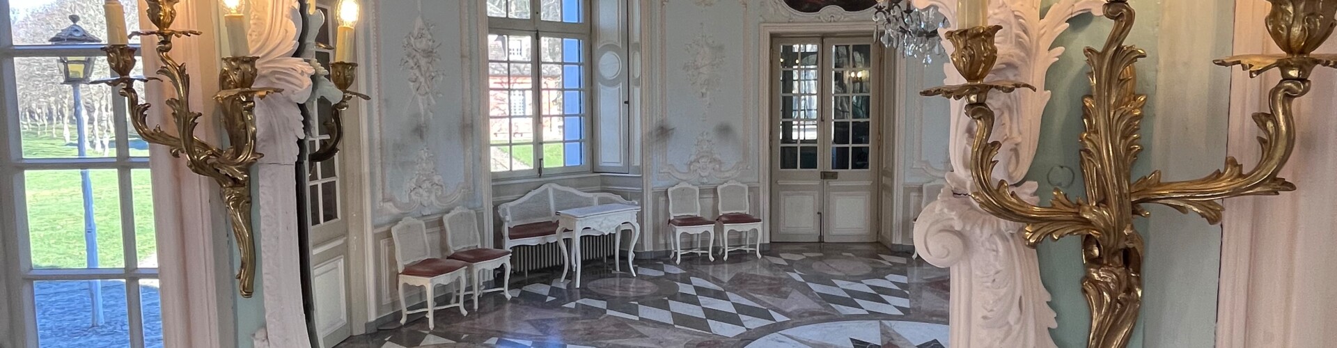 Spiegel Zentralpavillon